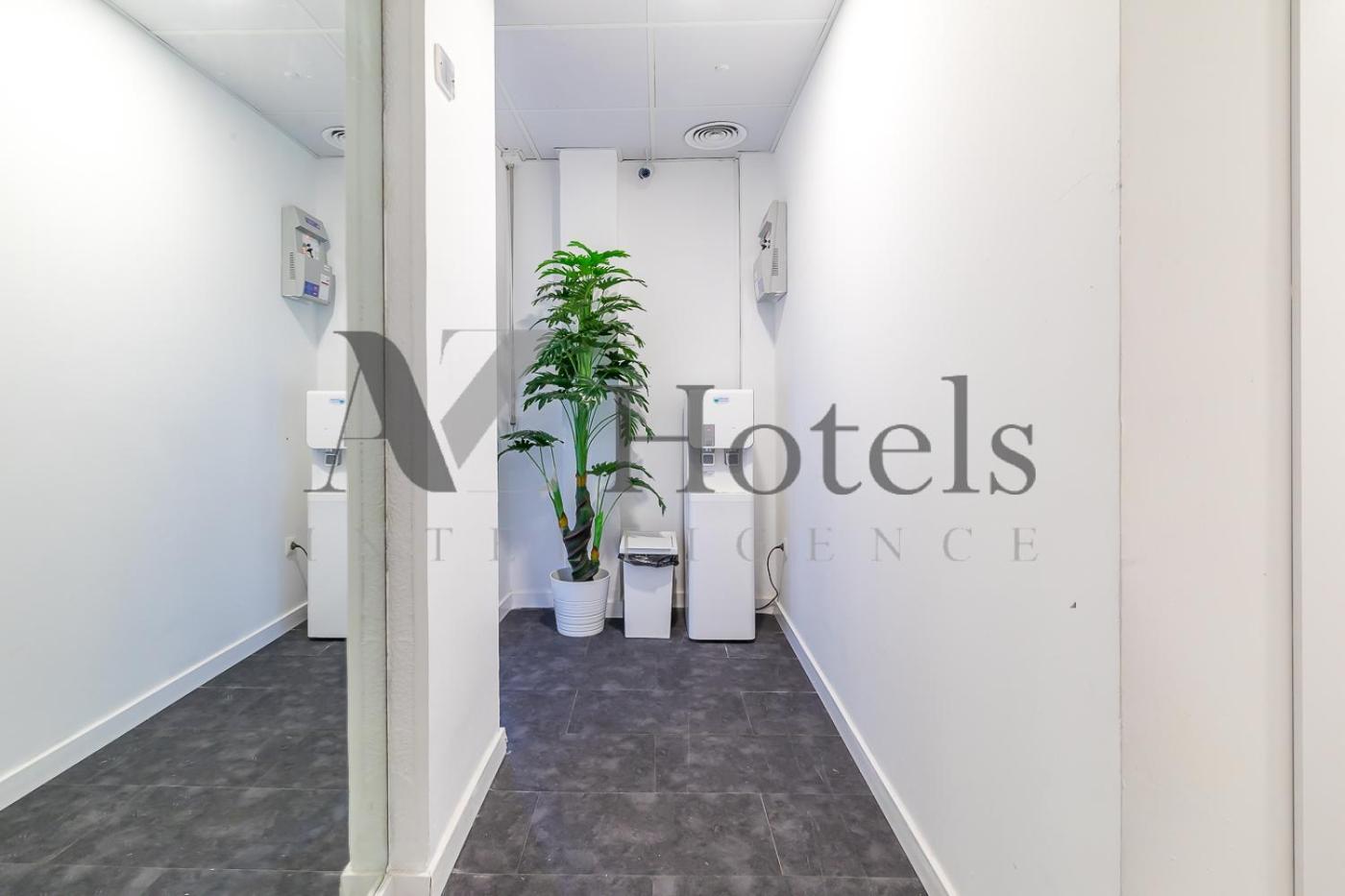 Ayz Ulises - Auto Check-In Property Madrid Exterior photo