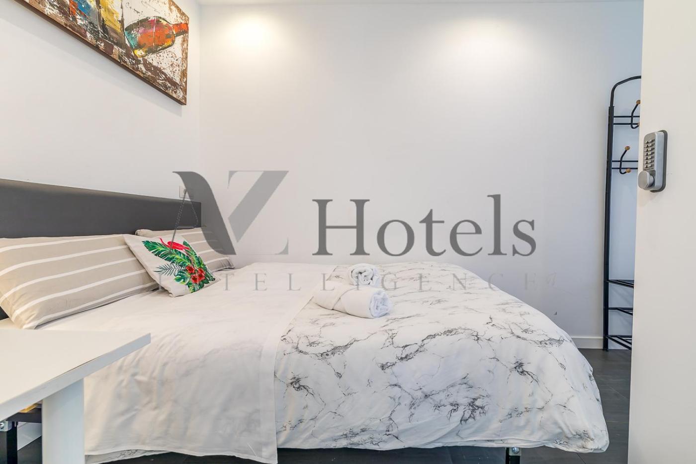 Ayz Ulises - Auto Check-In Property Madrid Exterior photo