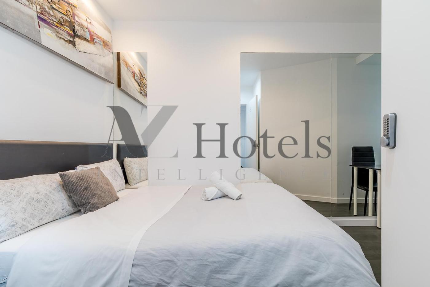 Ayz Ulises - Auto Check-In Property Madrid Exterior photo