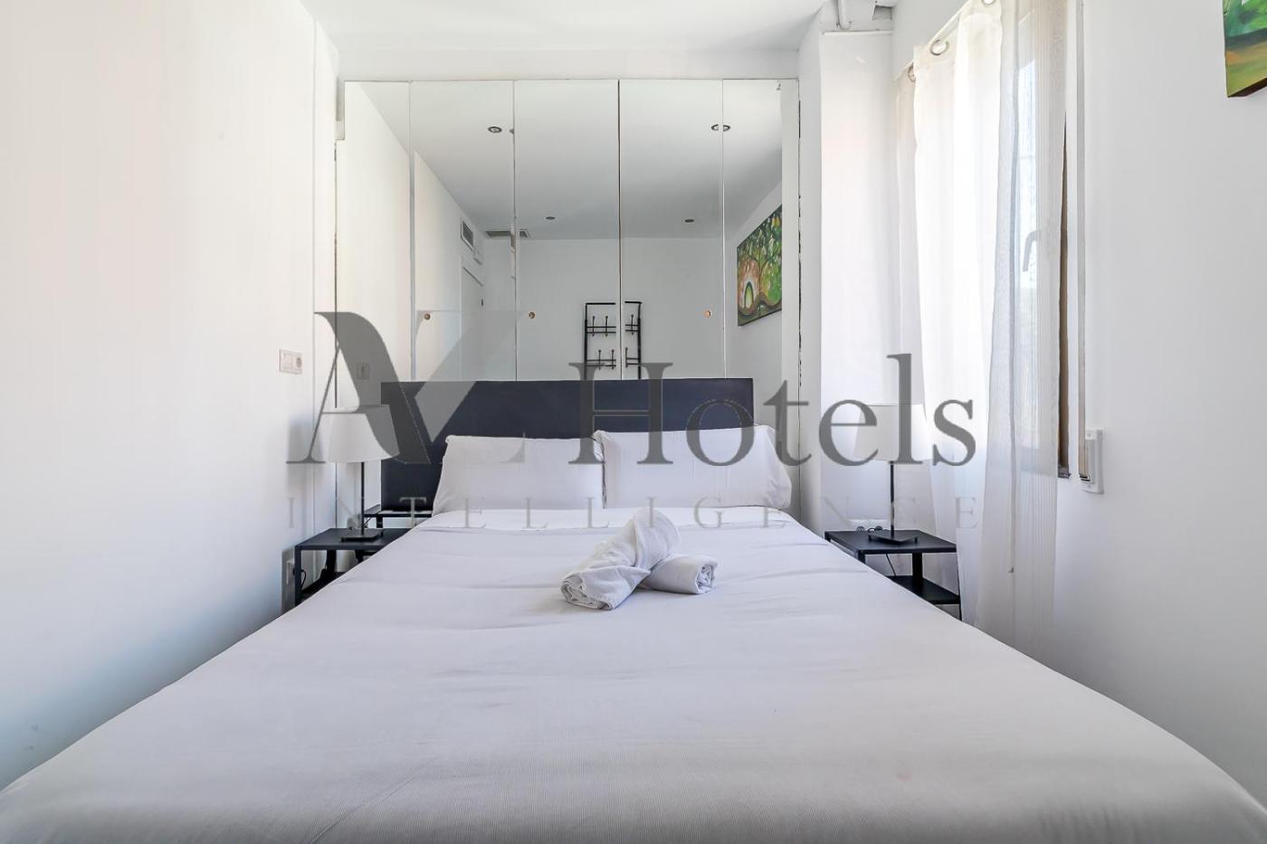 Ayz Ulises - Auto Check-In Property Madrid Exterior photo