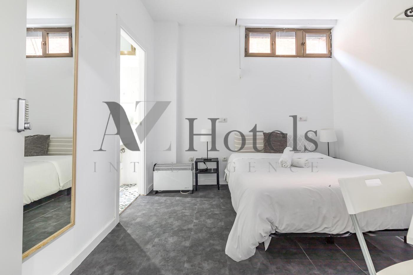 Ayz Ulises - Auto Check-In Property Madrid Exterior photo